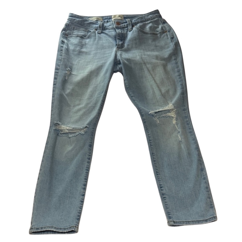 Universal Thread Light Blue Distressed Skinny Jeans